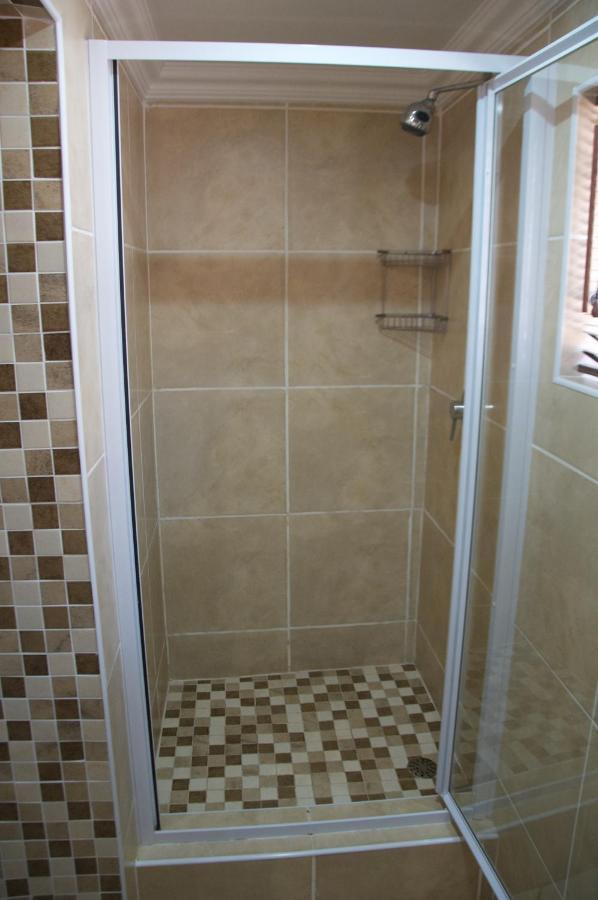 Mi Casa Guest House Uitenhage Экстерьер фото