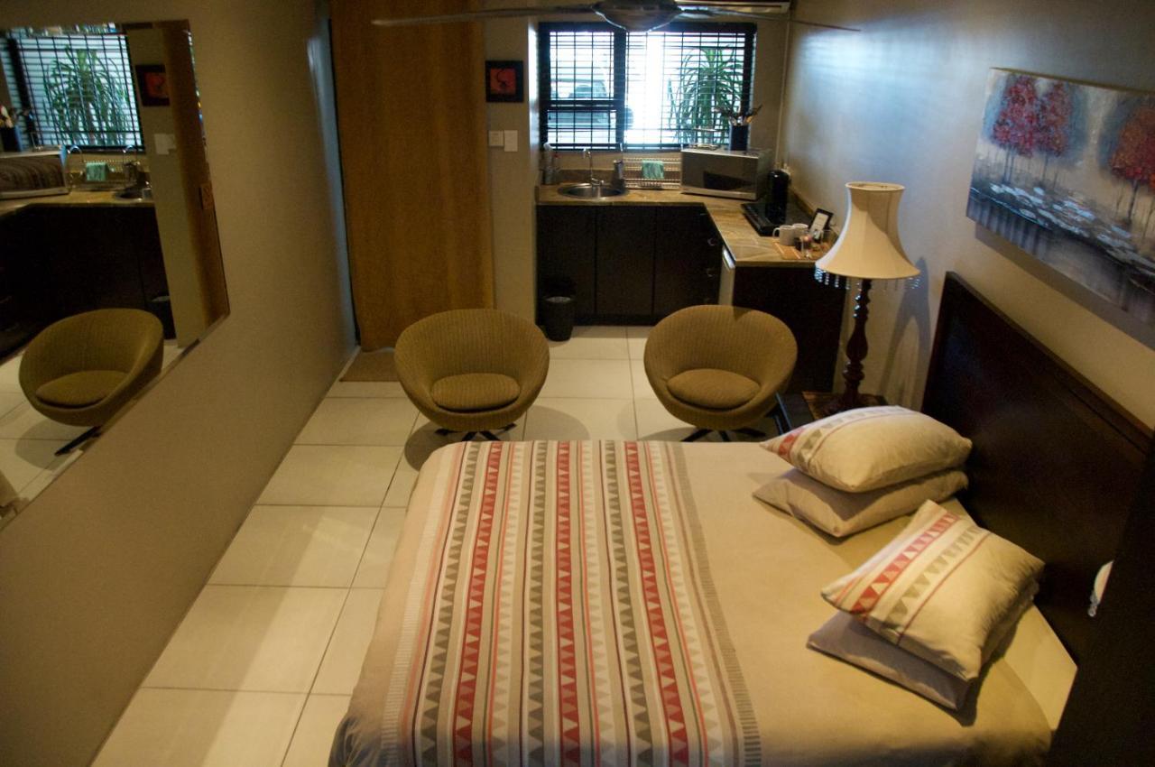 Mi Casa Guest House Uitenhage Экстерьер фото
