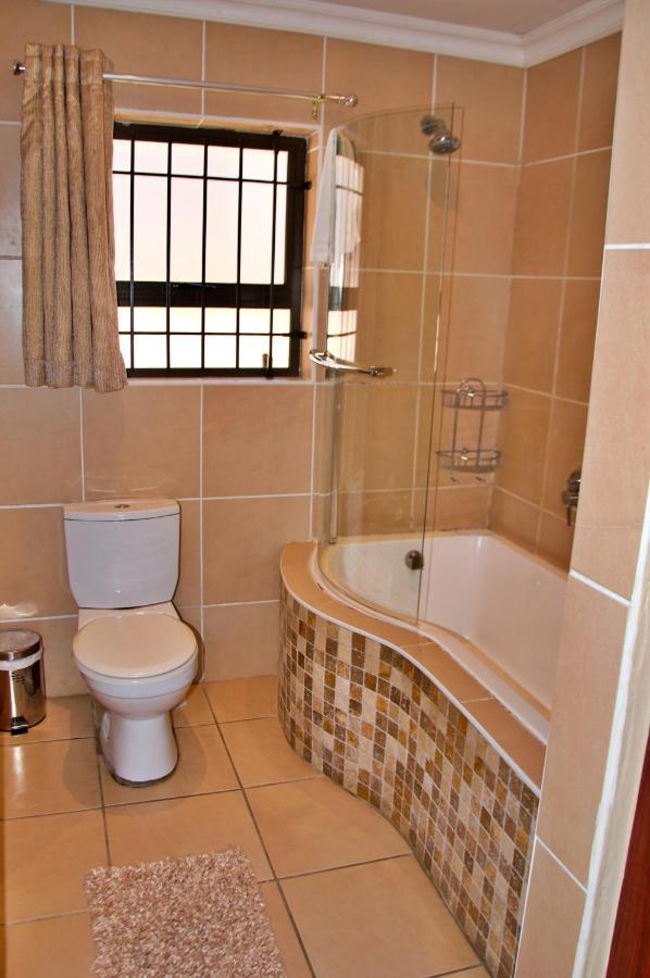 Mi Casa Guest House Uitenhage Экстерьер фото