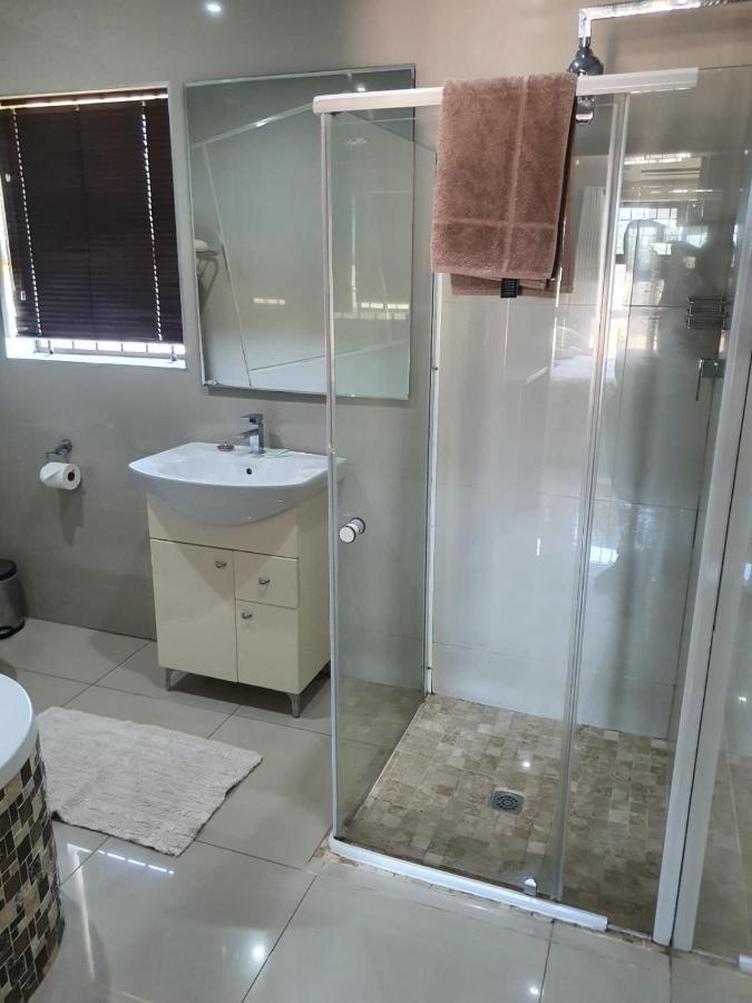Mi Casa Guest House Uitenhage Экстерьер фото