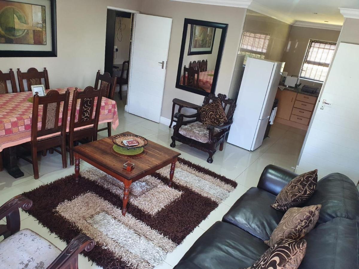 Mi Casa Guest House Uitenhage Экстерьер фото