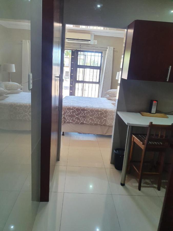 Mi Casa Guest House Uitenhage Экстерьер фото