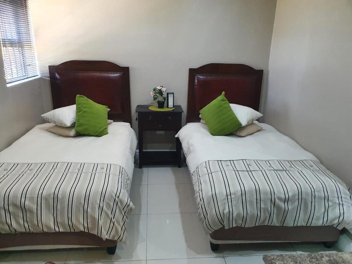 Mi Casa Guest House Uitenhage Экстерьер фото