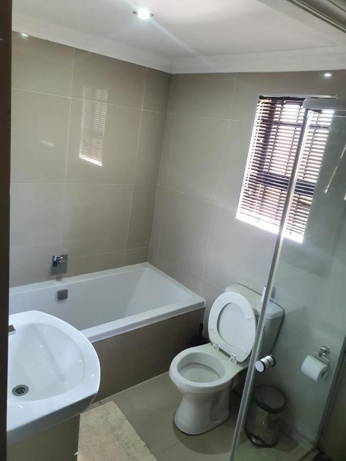 Mi Casa Guest House Uitenhage Экстерьер фото