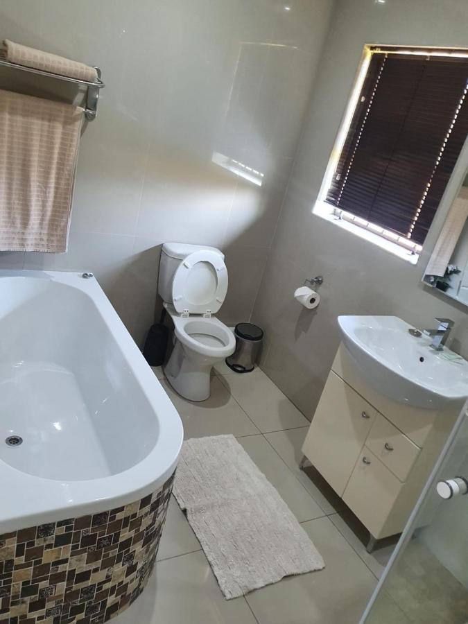 Mi Casa Guest House Uitenhage Экстерьер фото